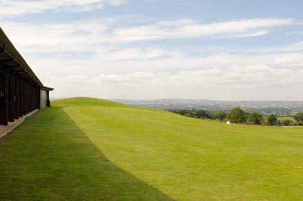 Im exklusiven Woodbury Golfpark locken ein 9-Loch-Golfplatz und ein 18-Loch-Championship-Platz. Accent International gehört zu den renommiertesten Sprachinstituten in England.