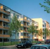 Stadtteil Berlin Treptow Adlershof verbindet eine aufgelockerte Wohnbebauung, gut sanierte Alt und Neubauten mit großen Grünbereichen und liegt in direkter Nachbarschaft zu ausgedehnten