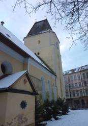 Zwei der vier neugebauten Dohlennistkästen wurden im Turm der Stephanus-Kirche in Mockau eingebaut.
