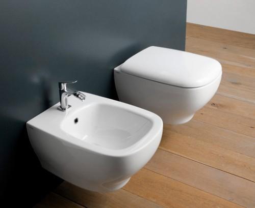 1.32 BA53028 Toilette für die Wandmontage 51 cm tief ovales Modell Serie Nesis Wandhängendes WC aus der Kollektion Nesis.