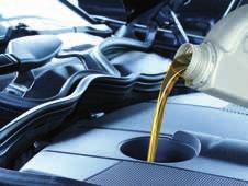 6 Die Welt der automotiven Schmierstoffe Motorenöle FUCHS ist einer der führenden Schmierstoffhersteller in der Erstbefüllung von PKW, LKW, Land- oder Baumaschinen.