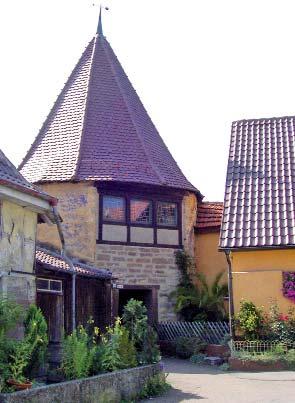 Horrheim zeichnet sich durch hervorragende Weinlagen aus; lange Zeit stellt der Weinbau die Haupterwerbsquelle für die Einwohner dar.