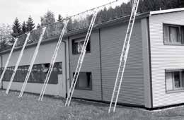 Leitern-Dachschutzwand (DSW) 7703 2 Schutzwandrohr 5 m für Leitern-DSW 7702 1 Schutznetz 4,8 x 1,2 m 826 1 Zurrgurt mit
