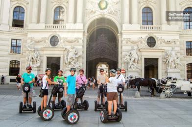 Sightseeing - Stadtrundfahrt auf dem Segway Highlights Erkunden Sie das historische Wien auf einem modernen Segway Erfahren Sie mehr über die Herrschaft der Habsburger Fahren Sie mühelos durch die