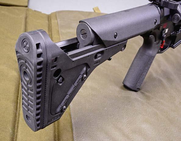 PRI Gen. 3 Delta Kohlefaser-Handschutz, Magpul MIAD Pistolengriff Abzug: Hipertouch 24C-Matchabzug, eingestellt auf 1.