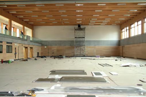 KybergAKTUELL Neue 2,5-fach-Sporthalle geht nach Ostern in Betrieb Nach einem schweren Brandschaden im letzten Juni haben sich die Bauarbeiten für die neue Sporthalle an der Deisenhofener Grundschule