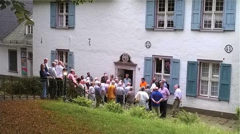 Die Gummersbacher CDU im Hexenbusch Im August 2015 hatte der CDU-Stadtverband Gummersbach Mitglieder und interessierte Bürgerinnen und Bürger zu seinem schon traditionellen Stadtspaziergang