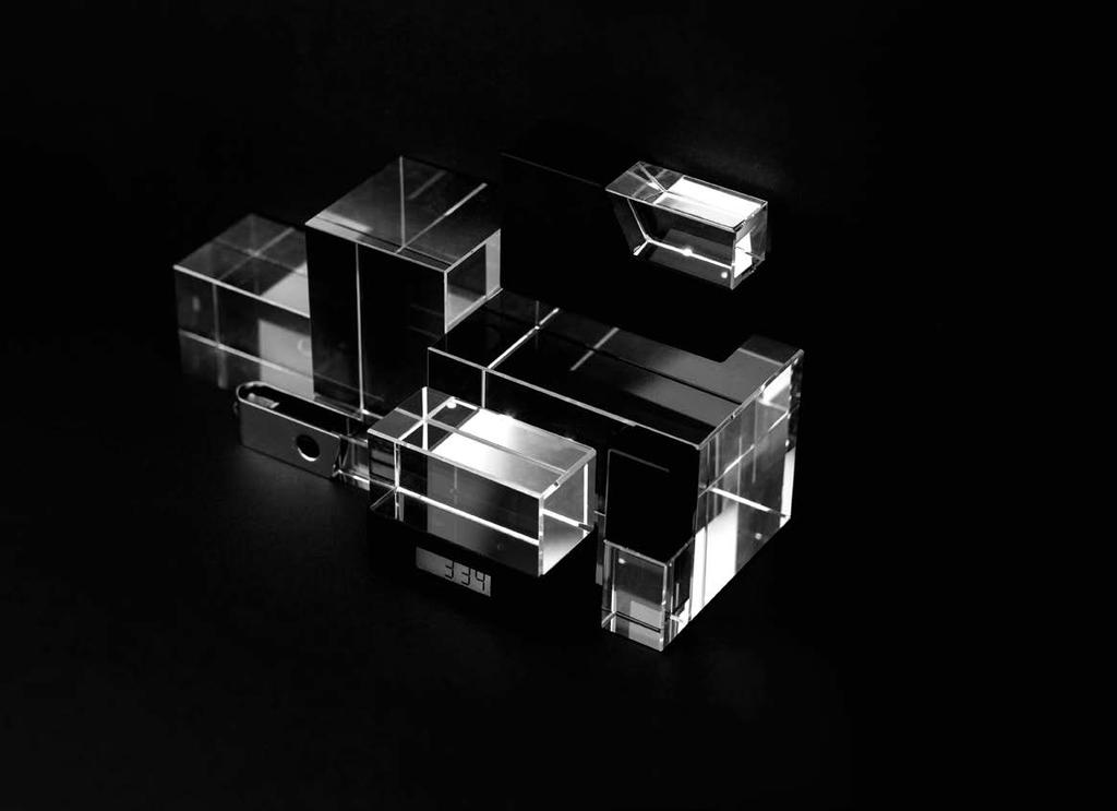 168 Handpolierte Glaskörper, Effektvoll illuminierte, dreidimensionale Form im Spiel