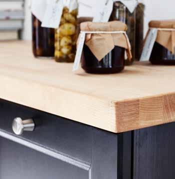 HOLZ Arbeitsplatten aus Massivholz verleihen deiner Küche ein warmes, natürliches Ambiente.