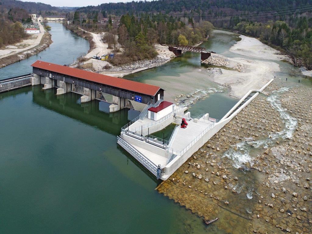 Öko-Wasserkraftwerk Baierbrunn: Blick Isar-abwärts Inbetriebnahme: 2017 Jahresarbeit : 1,8 Mio.