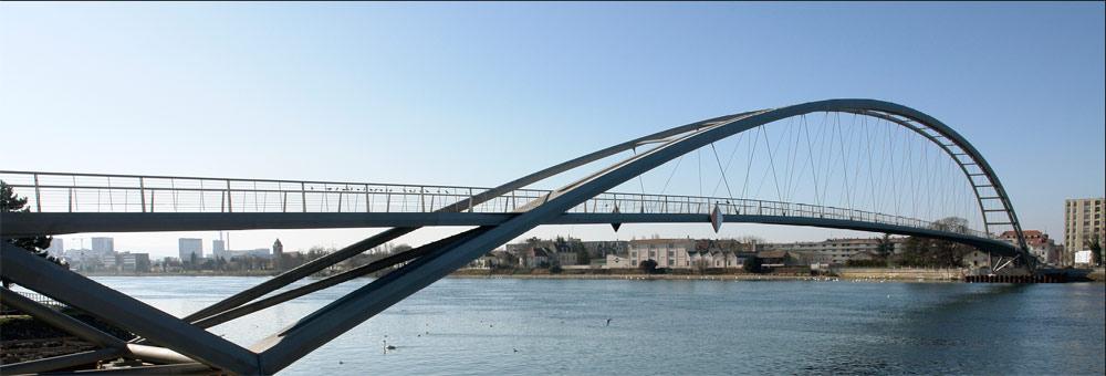 Beispiel: Basel Dreiländerbrücke.