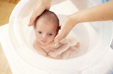 Inhalt Viel Neues Wie bade ich mein Baby richtig? Was muss ich bei der Massage oder beim Wickeln beachten?