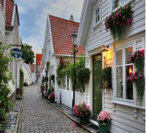 Eine ausgezeichnete Gastronomie bietet Ihnen heimische Kulinarik, Übernachtung im First Hotel Marin, Bryggen. 6.