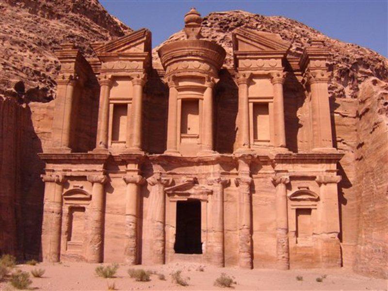Jordanien - Geschichte 10000 v.chr.: Erste Besiedlungen 300 v.c. 400 n.