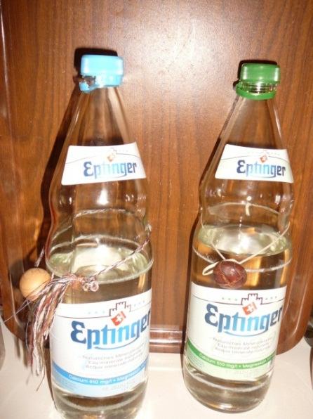 Auswahl Durch die Beschriftung der Wasserflaschen mit persönlichen Zeichen kann
