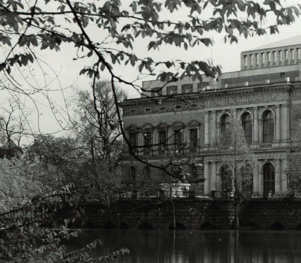 Rubrik Das Ständehauses im Jahre 1955.