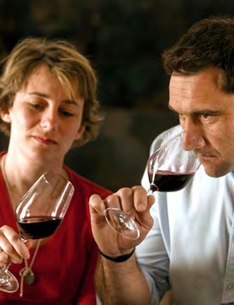 Bordeaux-Stil ergibt. Heute wird das anerkannte Cru Bourgeois Weingut in fünfter Generation von Marie Vialard geführt.