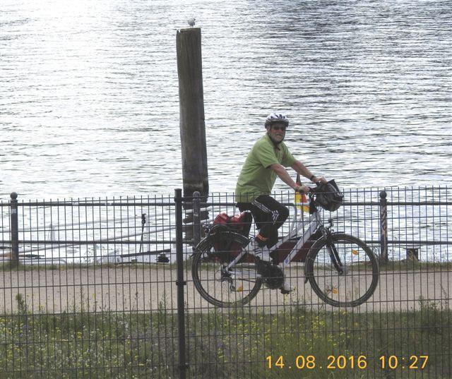 Radeln durch die Seenlandschaft der Havel, rund um den Templiner See und den Schwielow See Es sollte immer am Ufer entlang gehen. Aber diesen Weg galt es erst einmal zu finden!