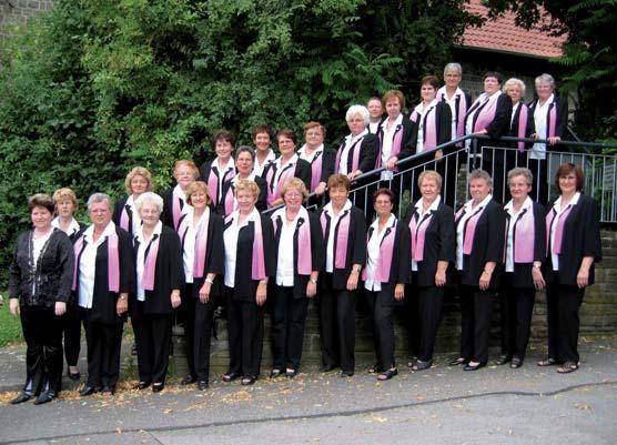 AUS DEN CHÖREN 15 75 Jahre Frauenchor Badenhausen Eine Männerdomäne wurde im Jahre 1934 durchbrochen, als 20 Frauen in Badenhausen einen Frauenchor gründeten. Zum Festkommers konnte die 1.