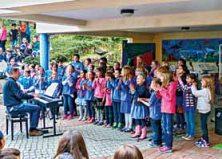 Kindern bei ihren musikalischen Darbietungen zu lauschen. Die Jungen und Mädchen zeigten stolz, was sie in Kooperation mit der Wildberger Musikschule so alles gelernt haben.