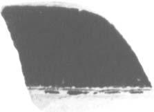 Malibu 76.AE.107 D 1. 17. Fragment. Abb. 42. Inv. Nr. 76.AE.107 D 1. Zustand: ein Fragment, vermutlich vom Hais eines geschlossenen Gefàiks. Stark oranger Ton, beidseitig schwarzer Firnis.