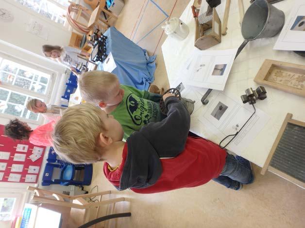 Bausteinen aus Holz über alte Kinderbücher bis hin zur