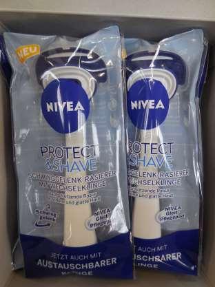 107171_St_Nivea Protect & Shave Schwingelenkrasierer Hygiene: Rasierer Nivea Protect & Shave Schwinggelenkrasierer mit Wechselklinge. Die schützende Rasur für schöne und glatte Haut.