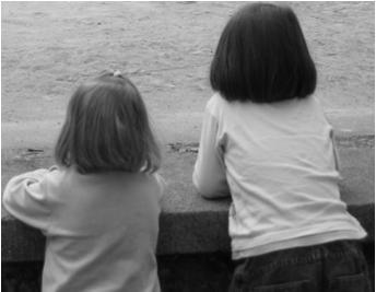 Gründe für die gemeinsame Vermittlung von Geschwistern (2) Kleinkinder sind seit den ersten Lebenstagen an die Stimmen, an die Gesichter, an die tägliche Nähe der Geschwister gewöhnt.