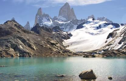 Buenos Aires Perito Moreno Gletscher punkt für einen Besuch der atemberaubenden Naturschauspiele im Gletscherpark. Im Ortszentrum selbst lädt die Kapelle Santa Teresa zu einer Besichtigung ein.