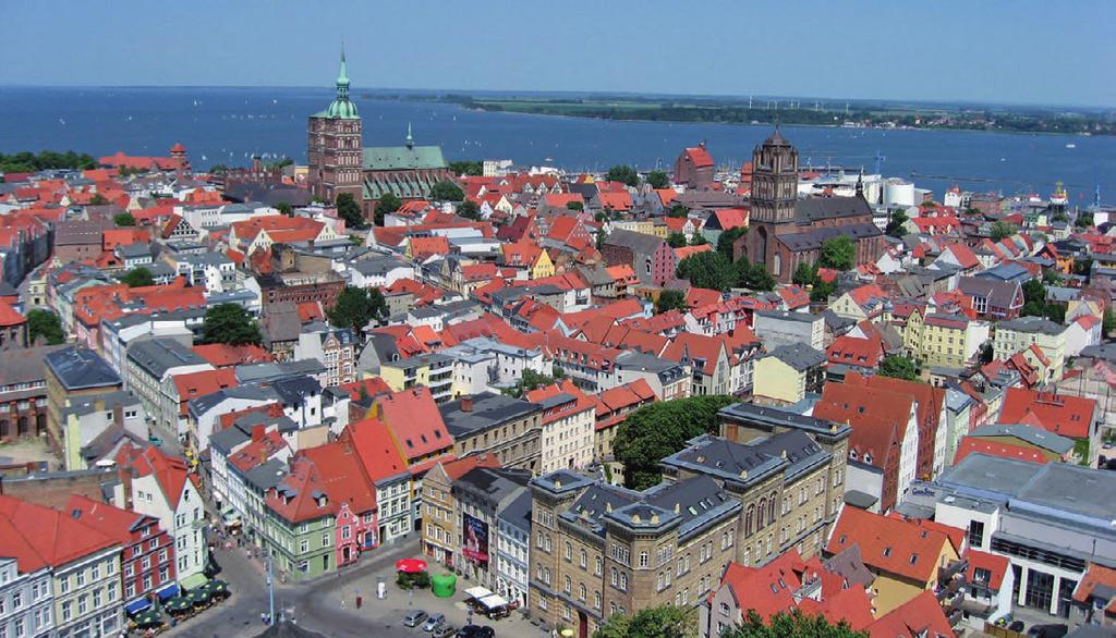 Altstadt Stralsund 1 Einführung Attraktive Innenstädte, lebenswerte Stadtteilzentren und Ortskerne haben heraus- ragende Bedeutung für die Zukunft unserer Städte und Gemeinden.