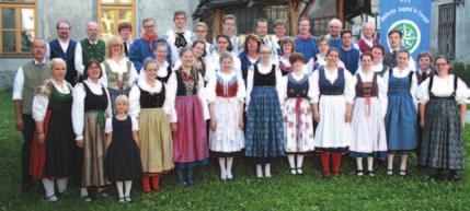 Etwa 60 Jugendliche und Erwachsene aus Nordrhein-Westfalen präsentieren deutsche und europäische Volkstänze, Volkslieder und Chorsätze sowie traditionelles jahreszeitliches Brauchtum.