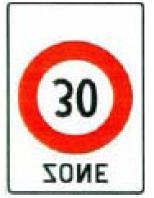 3.5 Unterschied zwischen Tempo-30- und Begegnungszone Signalisation (Beispiel) Tempo-30-Zone Begegnungszone Strassentypen Örtlicher Geltungsbereich Auf allen Nebenstrassen innerorts mit möglichst