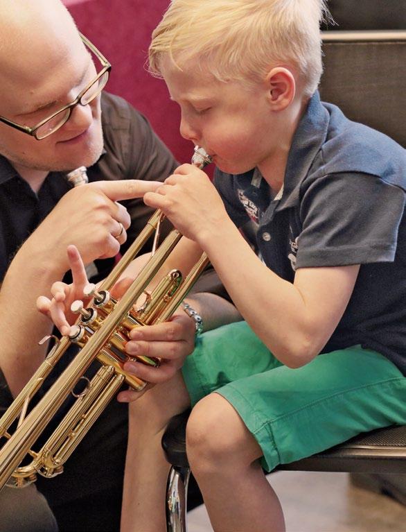 Kindermusikfest NDR Kindermusikfest 2018 Wie schwer ist es eigentlich, der Trompete einen Ton zu entlocken? Bin ich noch zu klein, um Kontrabass zu spielen?