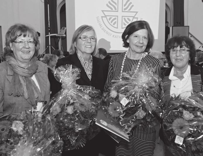 SkF Ratingen Ehrungen Ulla Dietz vom Bundesvorstand konnte zu unser aller Freude am 22. September 2014 viele Ehrungen für Ehrenamtliche überreichen.