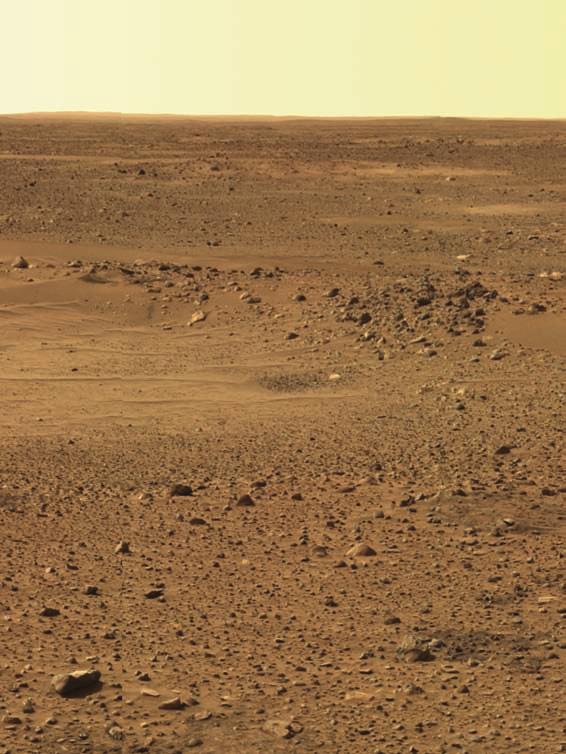 Spirits Postkarte vom Marstag 9: Blick über Sleepy Hollow und die Aufprallmarken, die das Landegerät zurückgelassen hat.