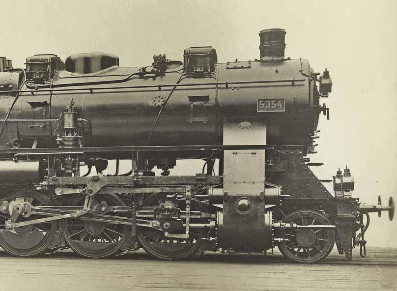 geänderte Ausführung des Triebwerks. Acht ähnliche, in der Kesselausführung jedoch abweichende Maschinen erwarb die Lübeck-Büchener Eisenbahn.