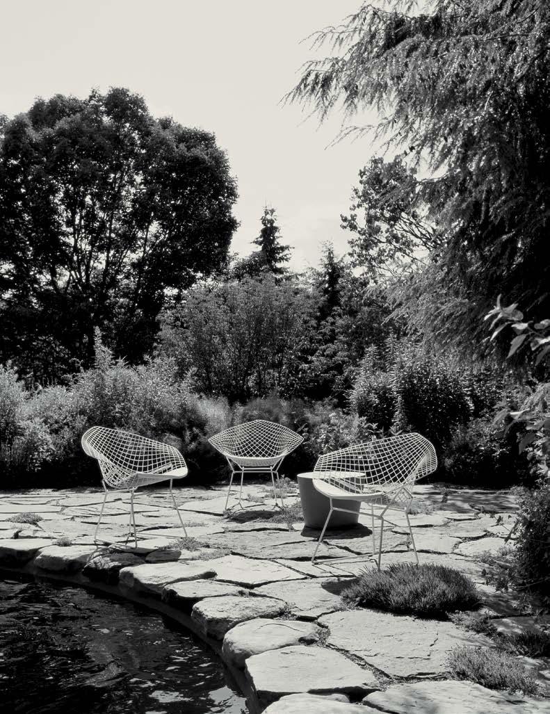 002 Knoll, Outdoor 003 Outdoor Collections Outdoor Collections Knoll produces the original design using the finest materials and the experience of Knoll craftsmen, conferring on the product its