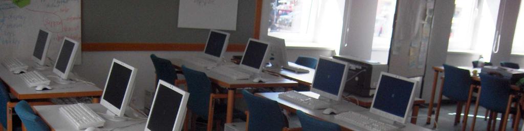 BRS 3 - PC-Kombi-Lehrsaal mit 86m² für bis zu 16 Personen mit komfortablen Tischen, Stühlen, Tafel,