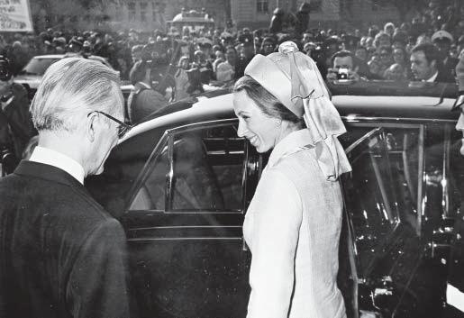 Tochter der englischen Königin absolviert im März 1974 ein anstrengendes Besuchsprogramm. Erst wenige Tage zuvor war ein Entführungsversuch gescheitert.