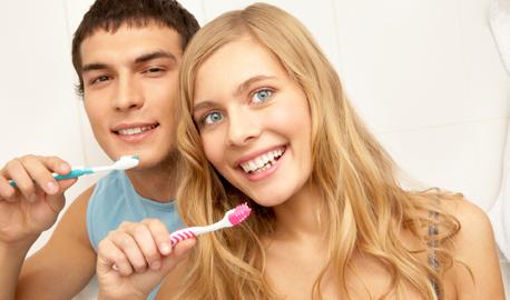Tägliche Zahnpflege: So putzen Sie richtig Gründliche Zahnpflege gegen Karies Die beste Methode, um Karies vorzubeugen, ist die gründliche Zahnpflege.