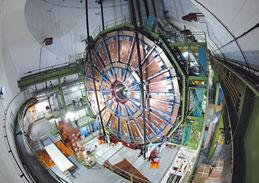 Im europäischen Kernforschungszentrum CERN bei Genf wird gegenwärtig im kreisförmigen, 27 Kilometer langen Tunnel ein so genannter supraleitender Partikelbeschleuniger installiert.
