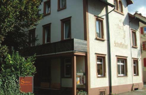 Zu Fuß benötigen Sie etwa 15 Minuten. HOTEL SCHEFFELHOF Scheffelstraße 1 Tel. +49 7681 4704 0 Fax +49 7681 4704 99 mail@scheffelhof-waldkirch.