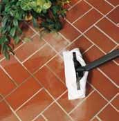 In Küche, Bad oder WC können in einem Arbeitsgang Kalk- und Schmutzablagerungen entfernt und Oberflächen desinfiziert werden.