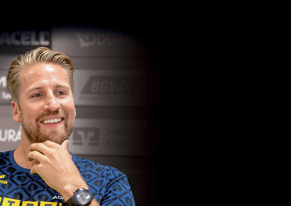 VELUX EHF Champions League 2016/2017 100 Prozent abrufen Oliver Roggisch, Sportlicher Leiter der Rhein-Neckar Löwen, im Interview Oli, die Löwen sind mit zwei Minuspunkten in die kleine