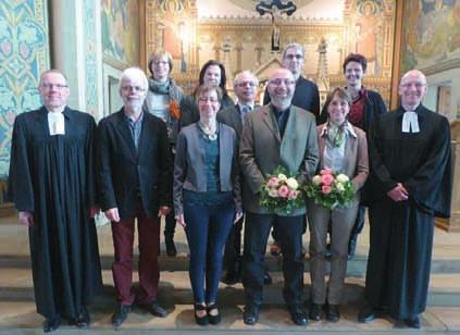 Das neu zusammengesetzte Presbyterium hat seine Arbeit aufgenommen Und hier die Namen und besonderen Aufgaben der Mitglieder unseres Presbyteriums: (Hintere Reihe von links nach rechts:) Vera Bösch