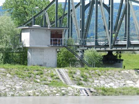 12 Messstation zur Überwachung des Rheins bei der «Alten Rheinbrücke» in Diepoldsau. Abb.