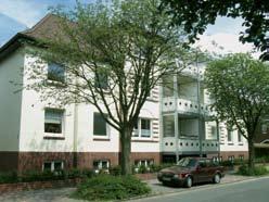 Quelle: Ruckes GmbH 2005 Modernisierung einer Wohnimmobilie durch einen ortsansässigen Bauunternehmer in Wilhelmshaven Eigentümer, die sich in ihrer Investitionsbereitschaft nicht von den auswärtigen
