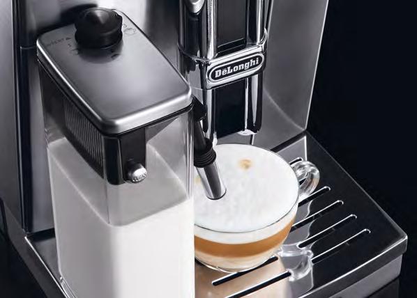 Patentiertes Cappuccino-System Die PrimaDonna S De Luxe von De Longhi, mit integriertem, abnehmbarem Milchbehälter