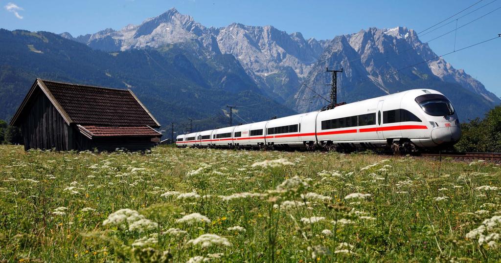Nur rund 10 Prozent der Urlauber reisen mit der Bahn an - trotz insgesamt dichtem Fernverkehrsangebot 750 Fernzüge fahren täglich quer durch Deutschland und ins benachbarte Ausland.