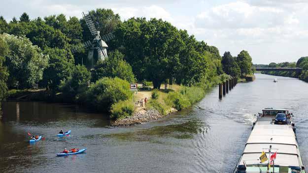 Von Meppen aus führt die Tour zunächst entlang des Dortmund-Ems-Kanals. An der belebten Wasserstraße gibt es immer etwas zu entdecken.